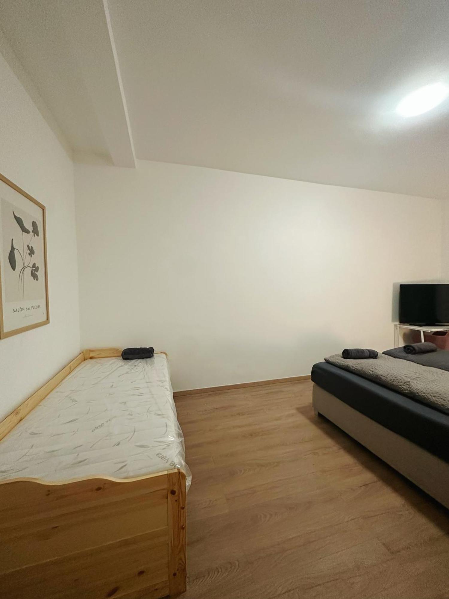 2Schlafenzimmer 5Betten Montuerwhonung Apartment Dusseldorf Exterior photo